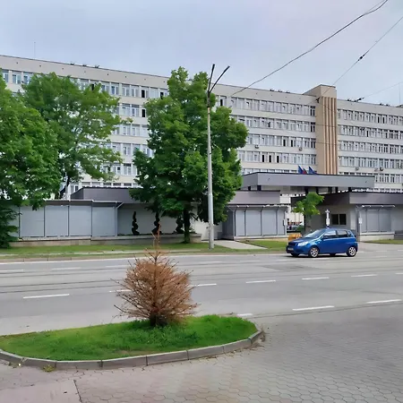 Independent In A House In The *