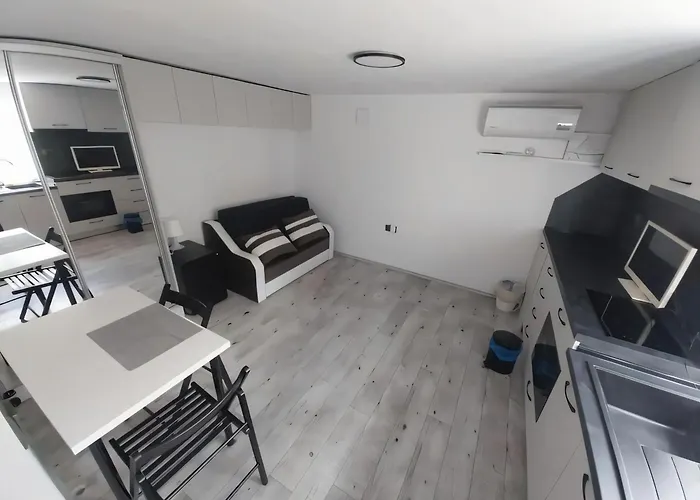 Independent In A House In The *